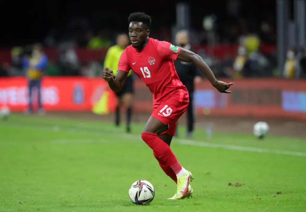 Alphonso Davies là cầu thủ nổi bật nhất của Canada