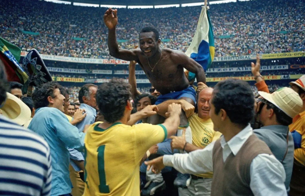 Pelé (Brazil) – 17 tuổi 234 ngày